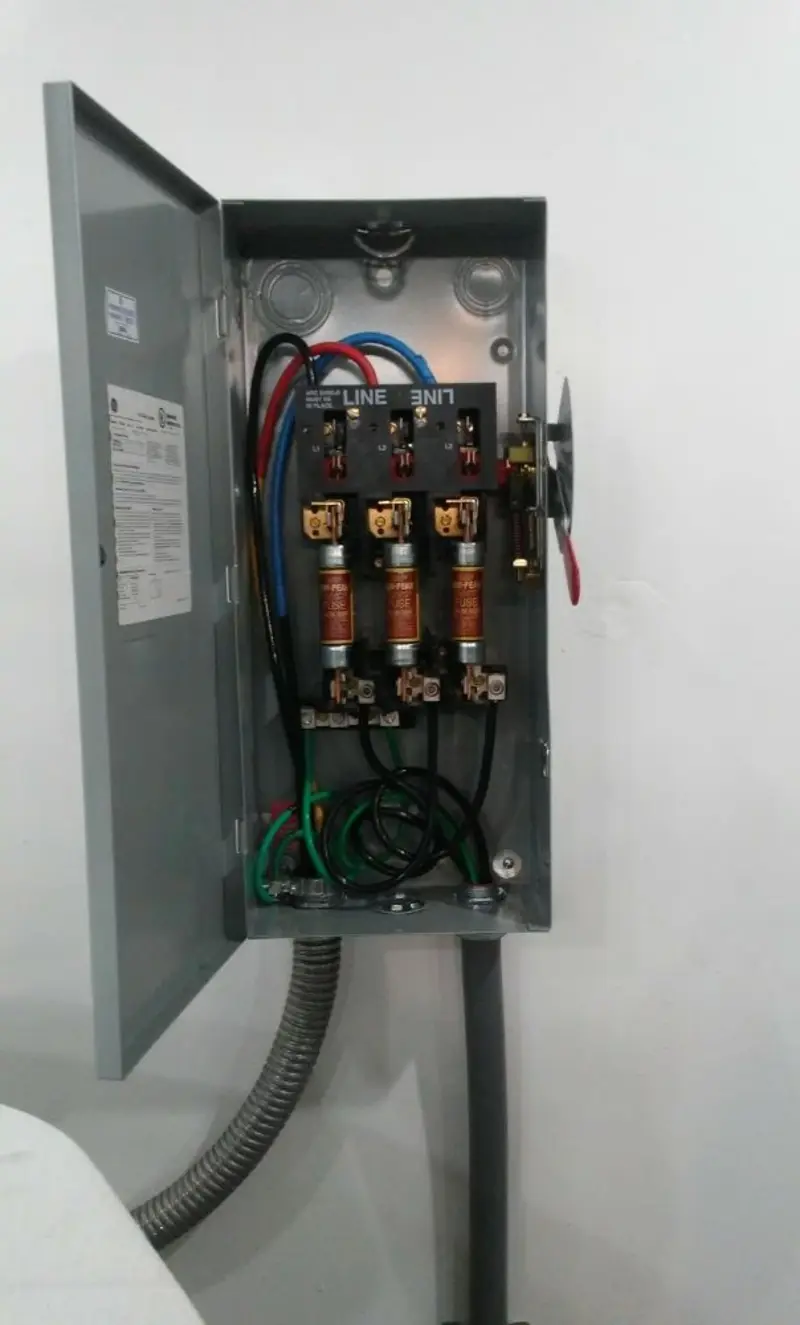 Three-phase disconnect switch installed for Smoke Detector Installation in Bridgeport